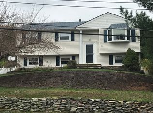 31 Cumberland Rd, West Milford, NJ 07480