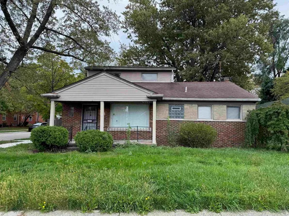 19196 Tyrone St, Grosse Pointe, MI 48236