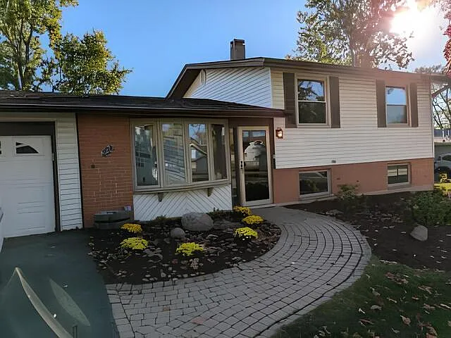 9407 Elm Ave — Photo 2