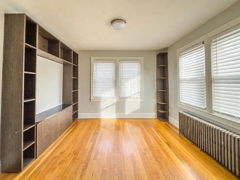 419 Maple Ave #1 — Photo 3
