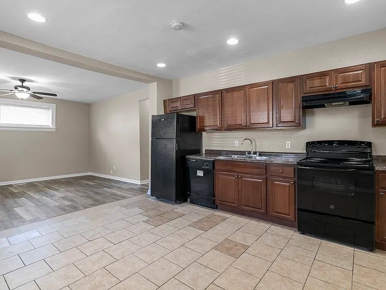 3932 Missouri Ave — Photo 8