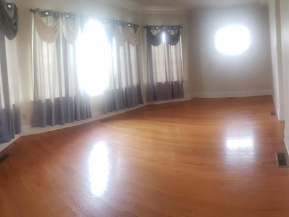 2nd image of 1001 S 22nd Ave