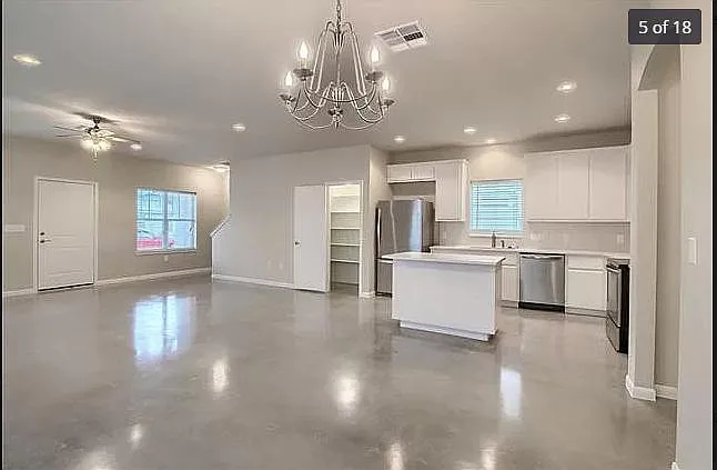 3 bed, 2.5 bath, 1935 sqft, $1,900 — Photo 3