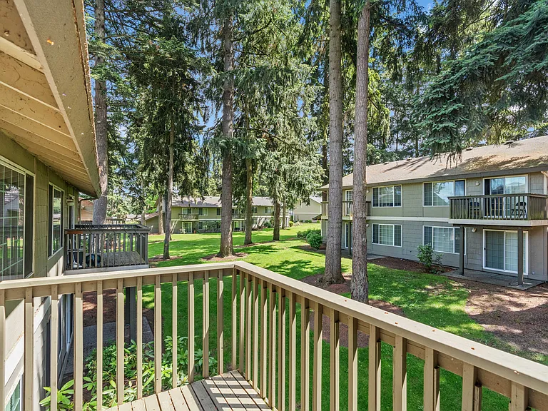 Meridian Firs Apartments