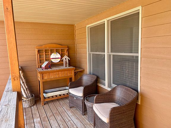 3rd image of 1621 Abbey Rd