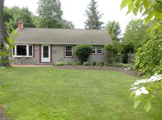 406 Hazelwood Dr, Chagrin Falls, OH 44022