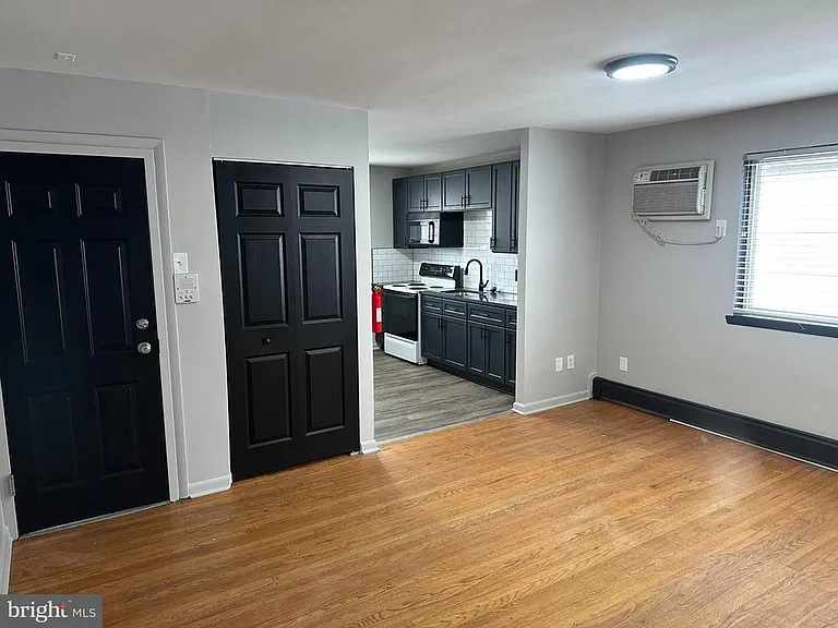 517 Morgan Ave #6 — Photo 6