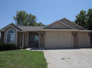 937 Southcrest Dr, Derby, KS 67037