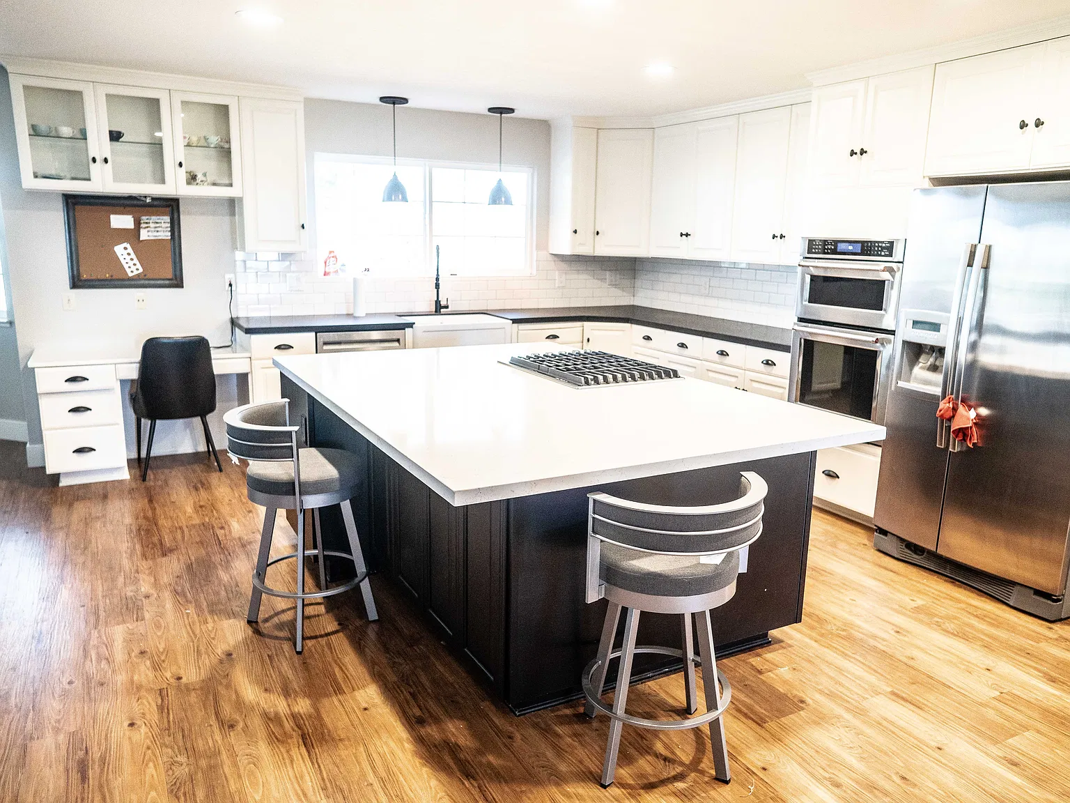 3 bed, 2152 sqft, $3,950 — Photo 3