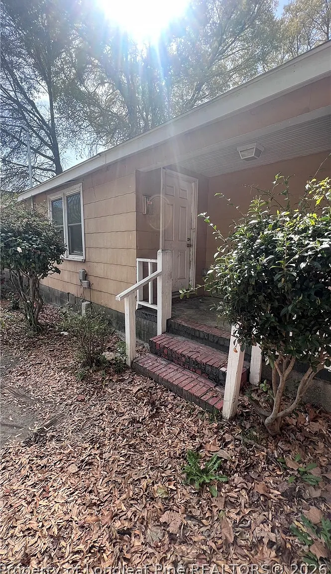 1 bed, 1.0 bath, 800 sqft, $715 — Photo 1