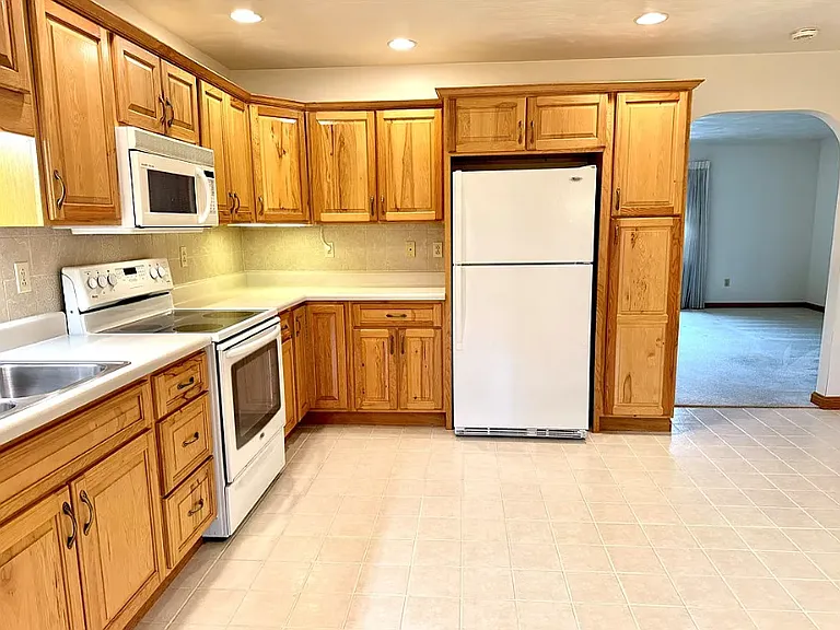 111 Blossom Dr #A — Photo 3