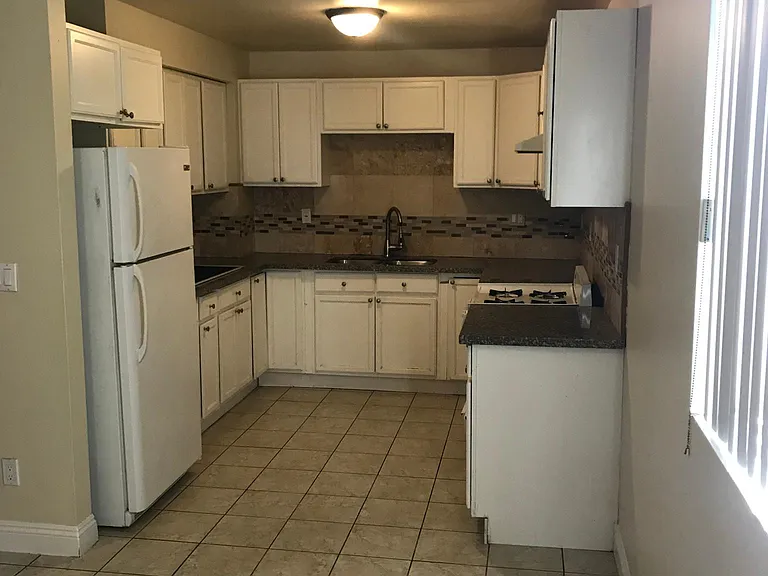 639 E 82nd St #2 — Photo 7