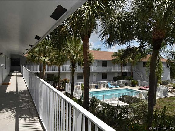 5th image of 1401 NE 53rd St APT 203