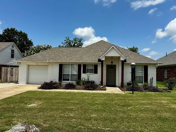 212 Westwood Dr, Cleveland, MS 38732