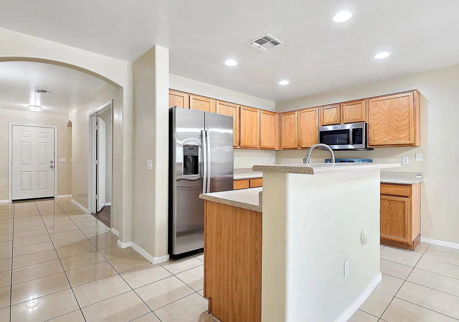 Excellent price on this 4 bedroom in a great Goodyear location! — Photo 2