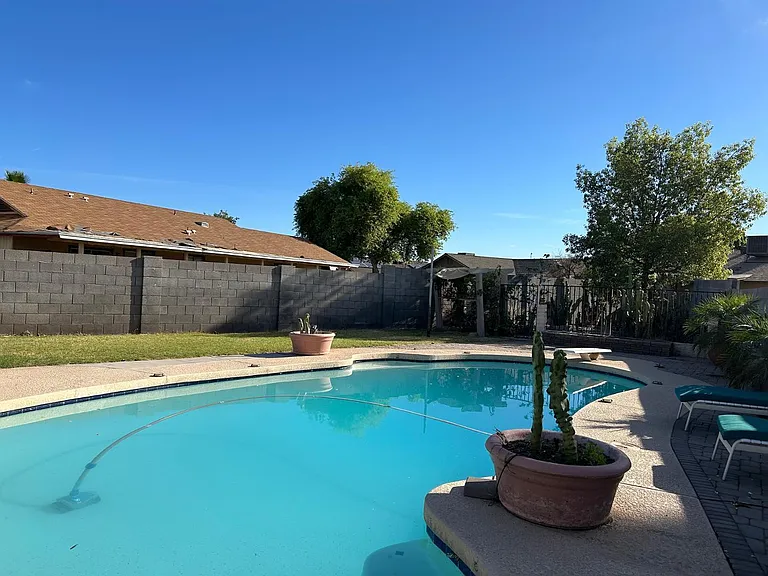 6916 W Georgia Ave — Photo 23
