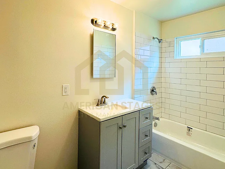 525 N South St #B — Photo 9