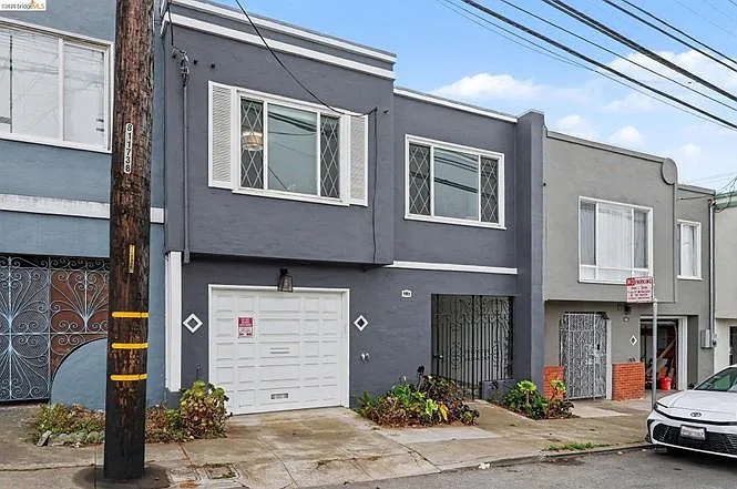 2BD/1BA Single-Family Home + Office — Photo 3