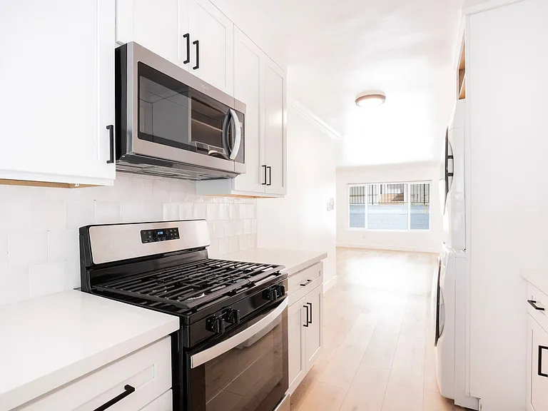 748 N Hudson LLC — Photo 10