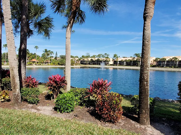 2300 Hidden Lake Dr #7 — Photo 9