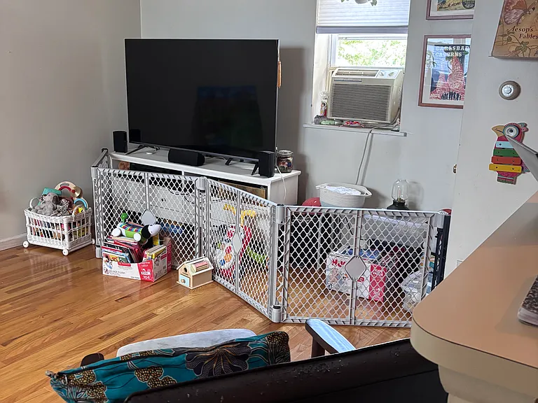 1914 South St #2R — Photo 10