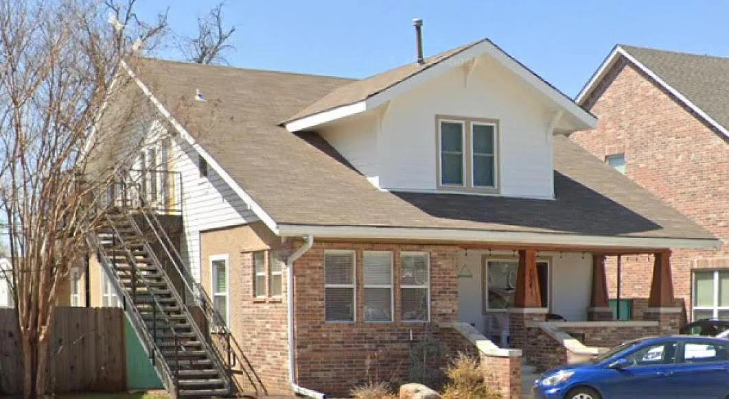 724 Deans Row Avenue - 01 — Photo 1