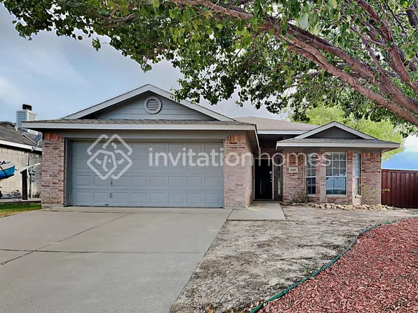 10200 Cypress Hills Dr, Fort Worth, TX 76108