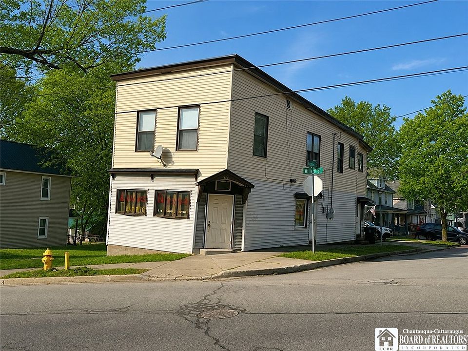 1st image of 121 Willard St
