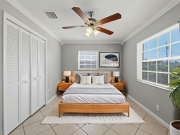 4th image of 1520 SW 68th Way