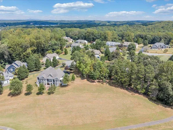 45 Farmers Cir, Moneta, VA 24121