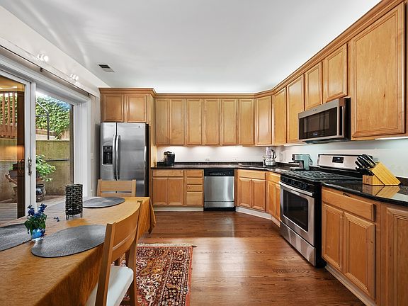4th image of 4438 N Magnolia Ave APT 1N