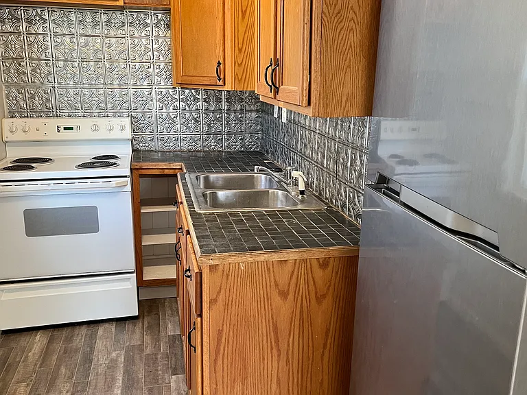 666 Sannoner Ave — Photo 3