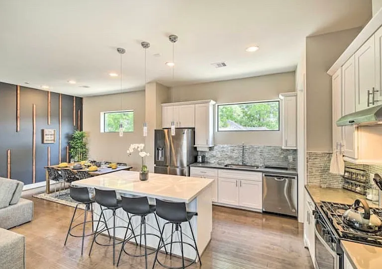 2403C Everett St #C — Photo 6