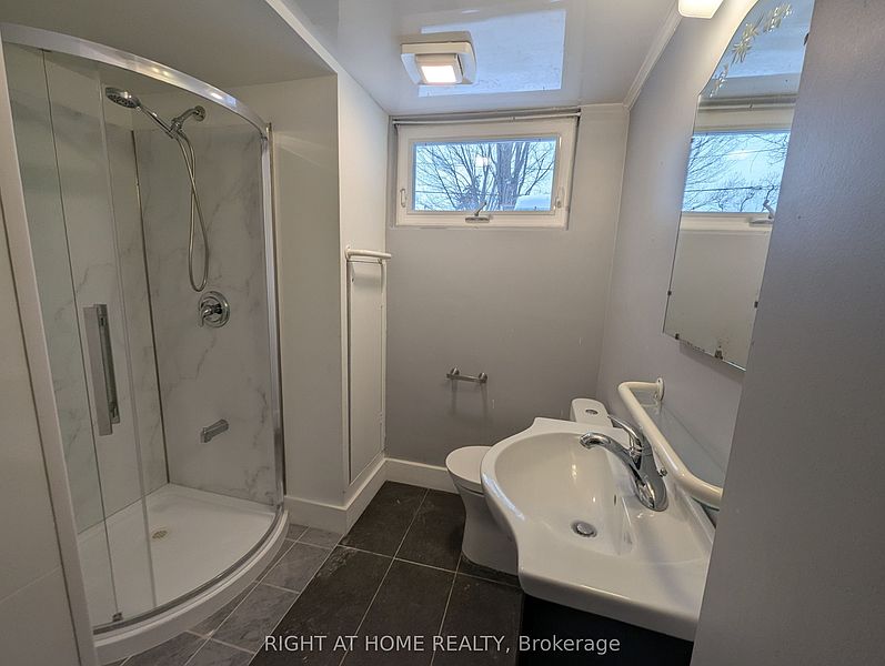 Burlington House for rent - 4 Bedrooms — photo 15