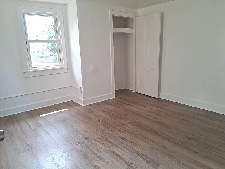 213 Cohansey St — Photo 16