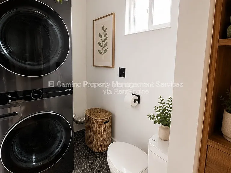 2068 San Francisco Ave — Photo 30