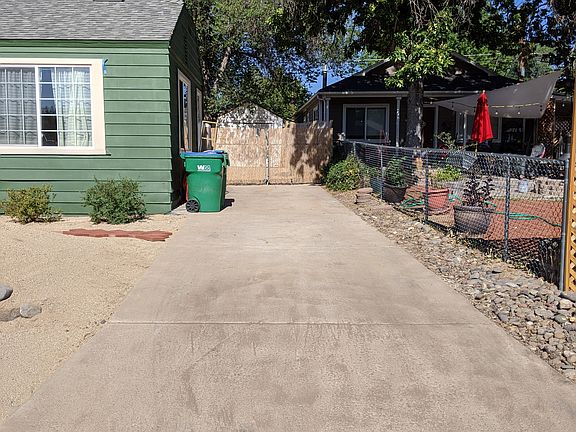 2nd image of 1641 Hoyt St