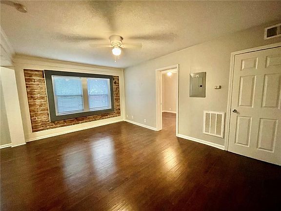 5th image of 3401 Central St