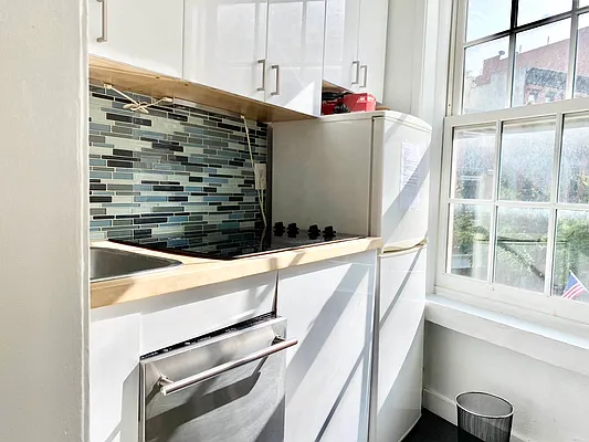 Rented by Strike Realty NY, LLC | media 8