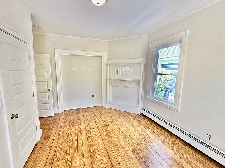 42 Grampian Way #3 — Photo 9