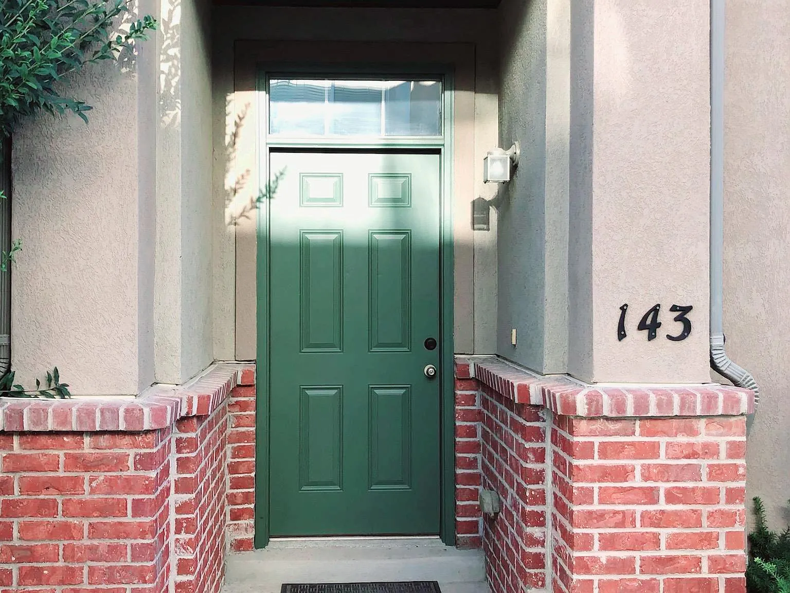3 bed, 2.5 bath, 1501 sqft, $2,200 — Photo 1