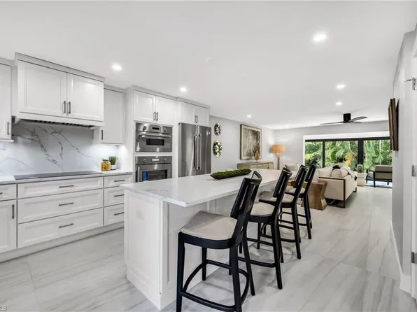 990 8th ST S #1C, NAPLES, FL 34102