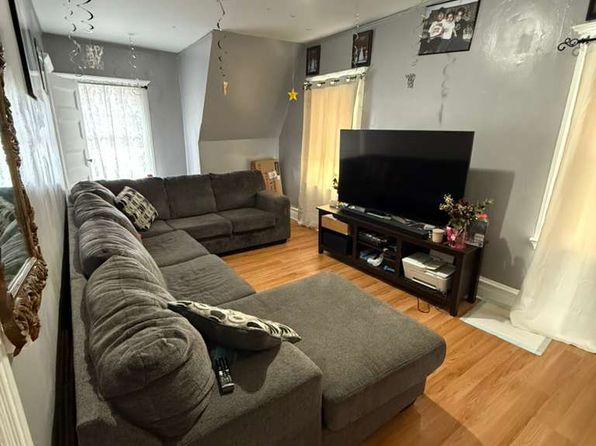 681 E 28th St FLOOR 2