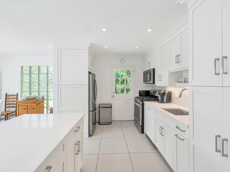 71 Shinnecock Hills Rd — Photo 15