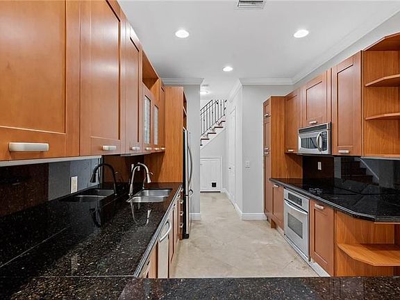 5th image of 1301 SW 8th Ave #1