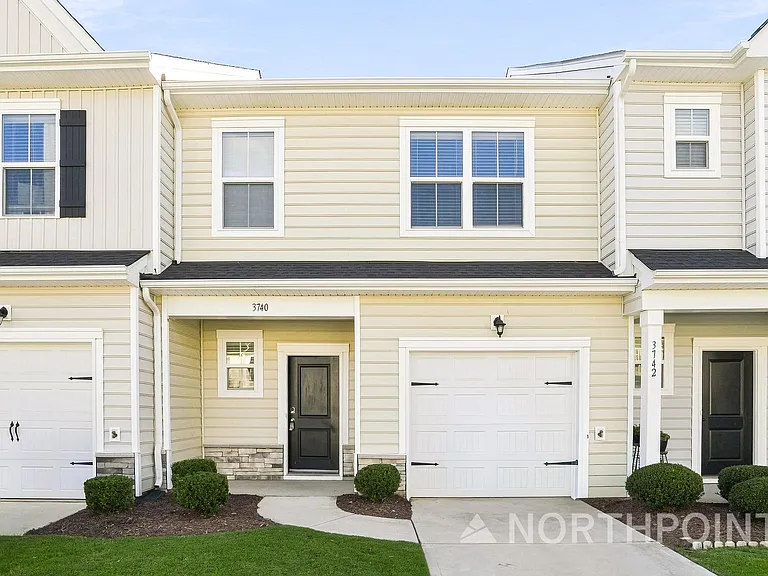 3740 Yorkshire Pl — Photo 1