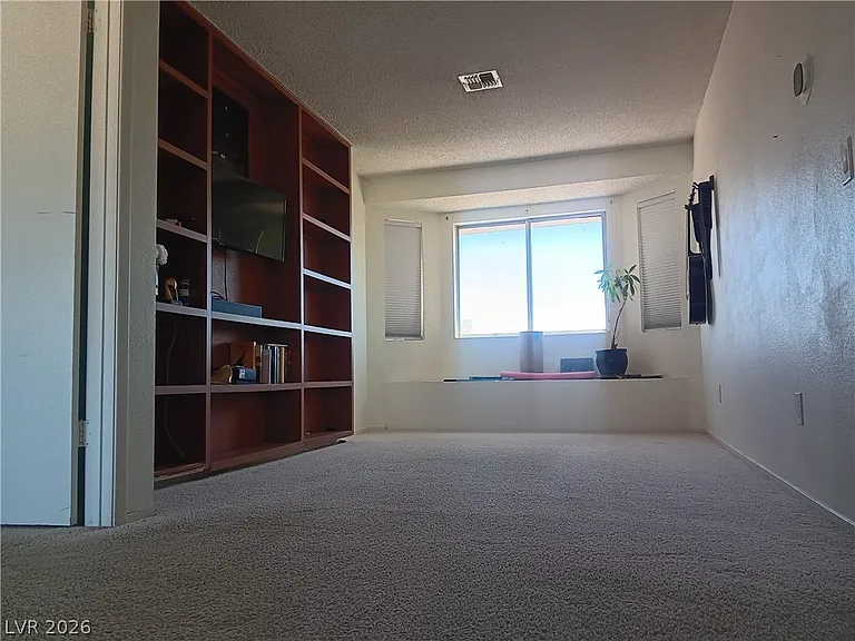 121 Logansberry Ln — Photo 14