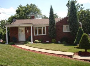 832 Kerry Hill Dr, Pittsburgh, PA 15234