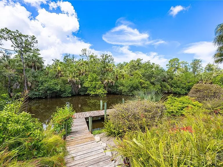 25820 Creekbend Dr — Photo 34