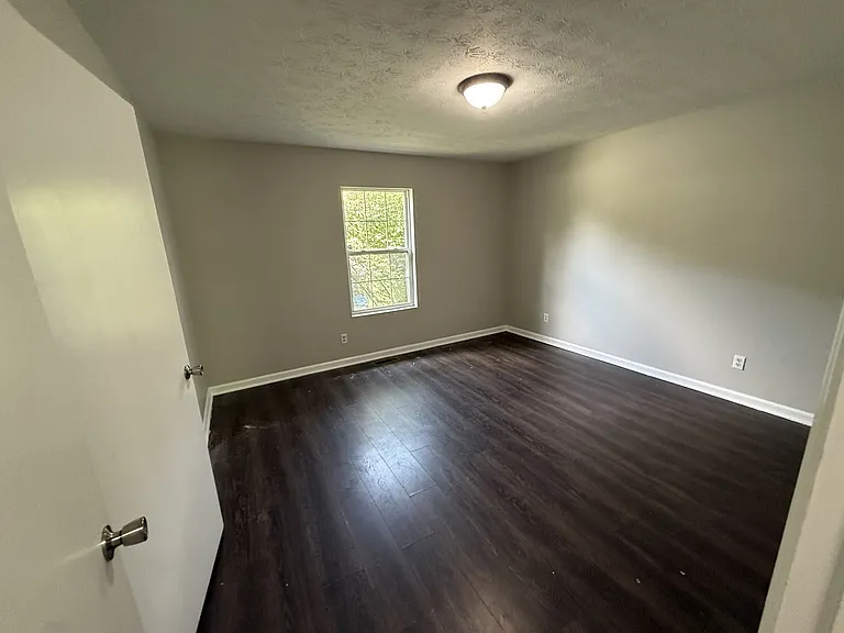 222 Diamond Ave — Photo 5